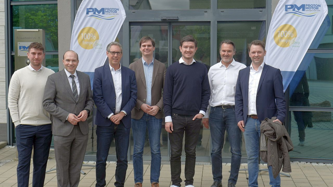 7.5.24_Proton Motor trifft Politik_Gruppenbild_FFB-Standort